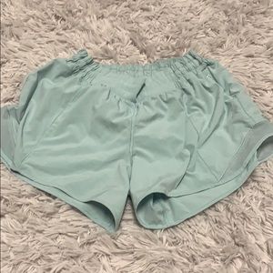 lululemon 4” hotty hots